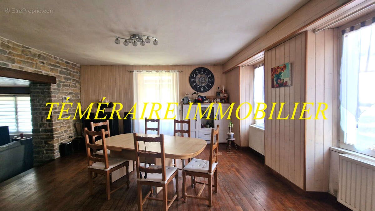 Maison à vendre, 151m², Bourg-de-Sirod