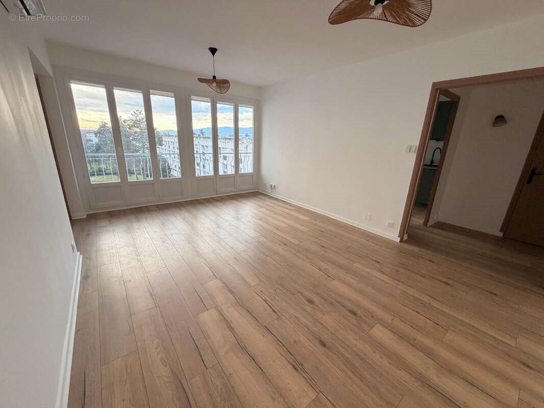 Appartement à vendre, 75m², Guilherand-Granges