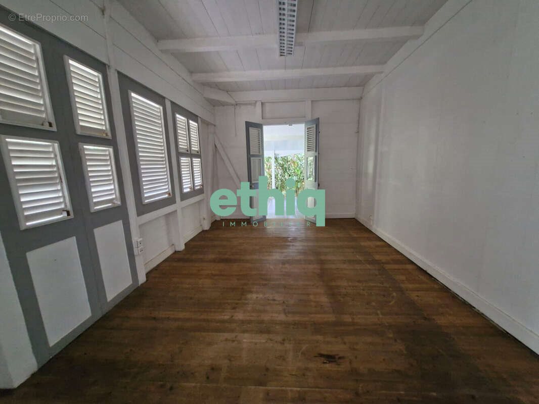 Maison à vendre, 200m², Gourbeyre
