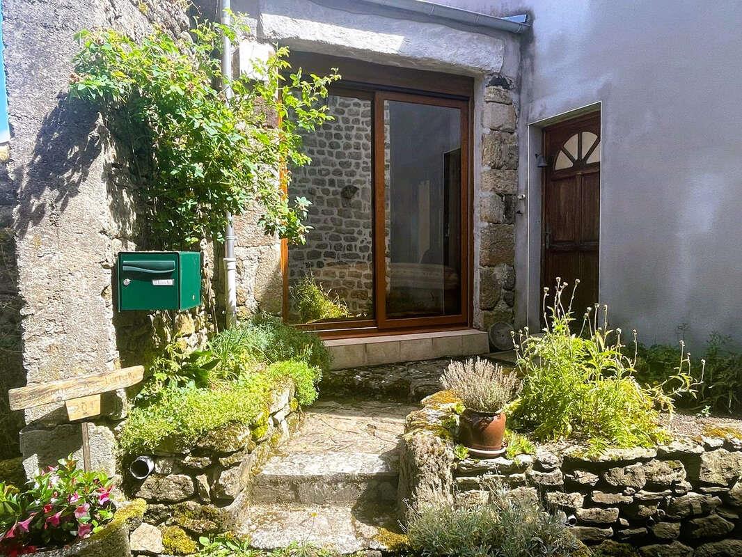 Maison à vendre, 63m², Lespéron