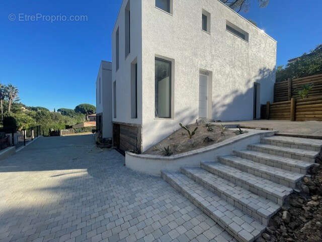 Maison à vendre, 77m², Cavalaire-sur-Mer