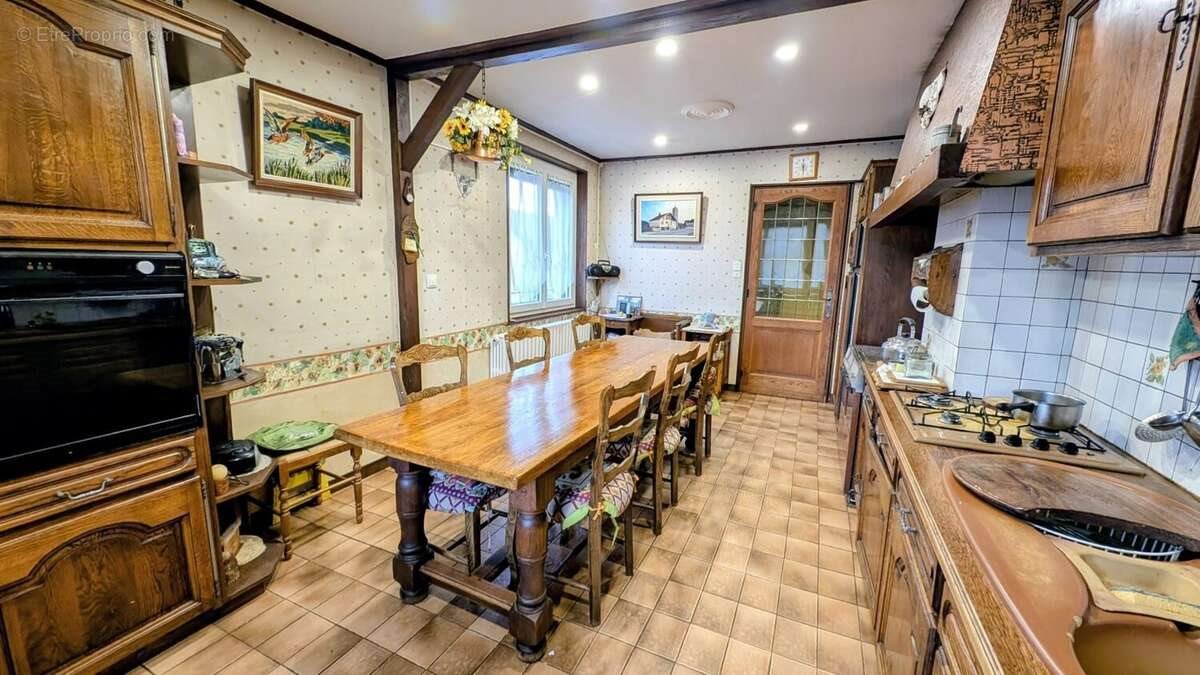 Maison à vendre, 185m², Rochejean