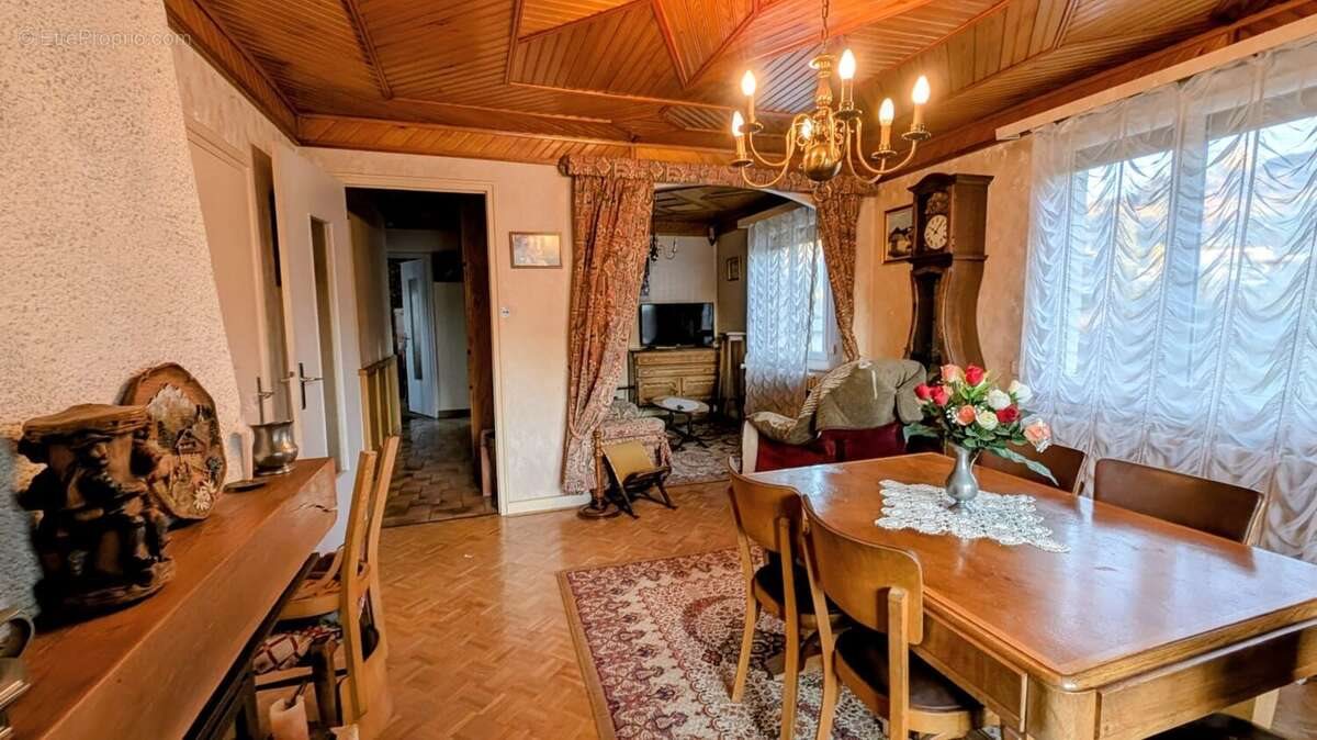 Maison à vendre, 185m², Rochejean