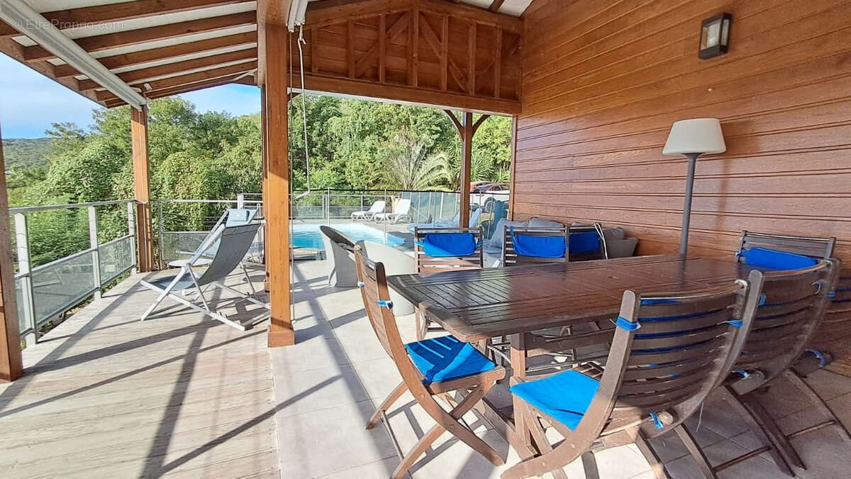 Maison à vendre, 112m², Bouillante