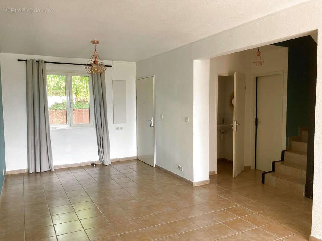 Appartement à vendre, 91m², Gourbeyre