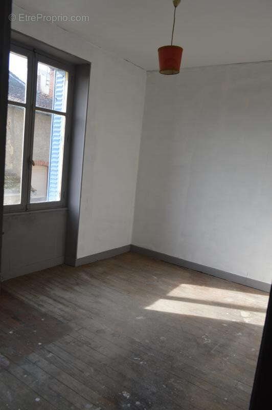 Appartement à vendre, 380m², Bellac