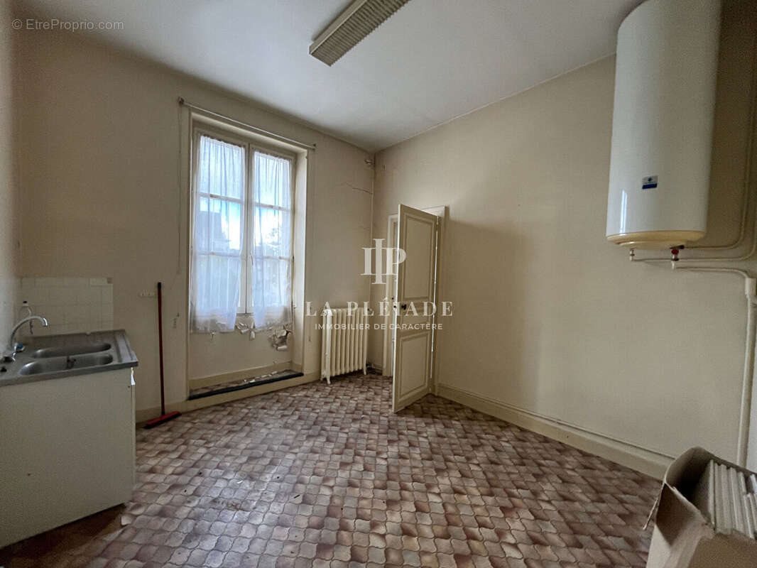 Appartement à vendre, 764m², La Ferté-Bernard