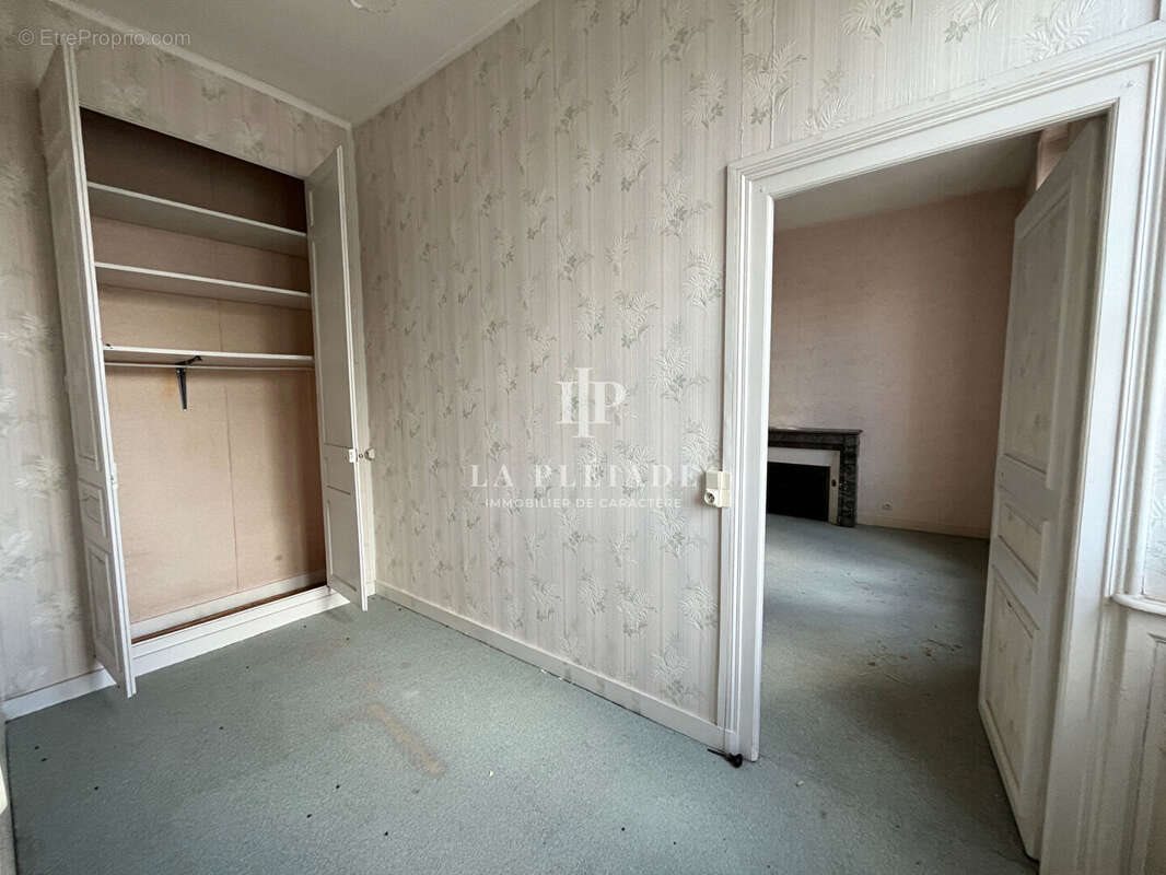 Appartement à vendre, 764m², La Ferté-Bernard