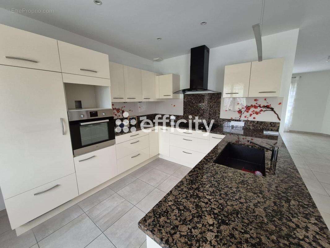 Maison à vendre, 110m², Chaillac-sur-Vienne