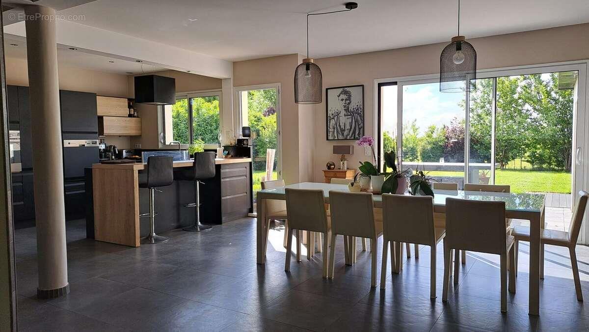 Maison à vendre, 240m², Ailly-le-Haut-Clocher
