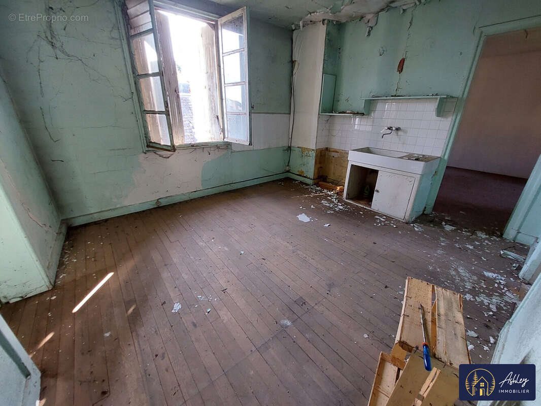 Appartement à vendre, 303m², Neuvic