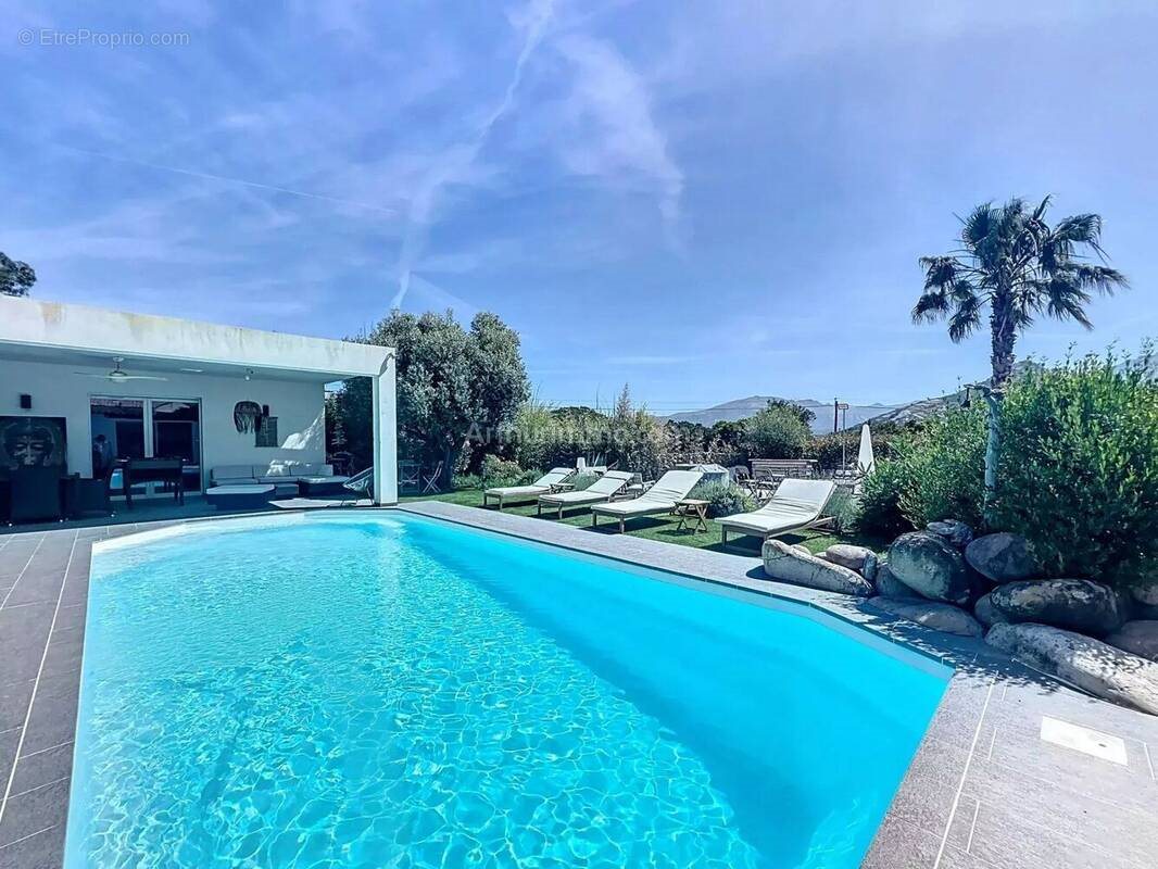 Maison à vendre, 165m², Calvi