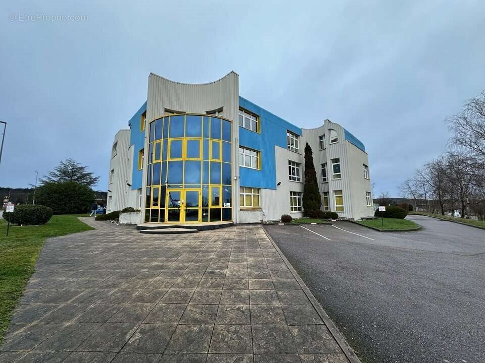 Appartement à vendre, 2800m², Thaon-les-Vosges