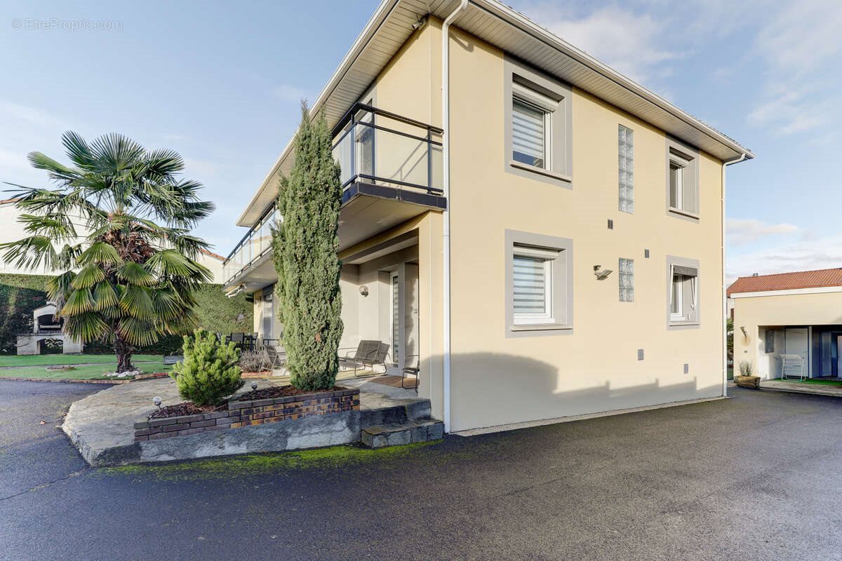 Maison à vendre, 210m², Cébazat