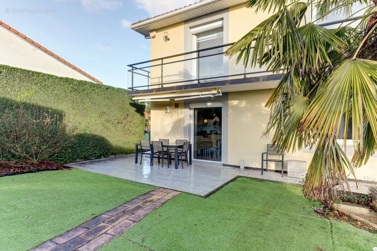 Maison à vendre, 210m², Cébazat