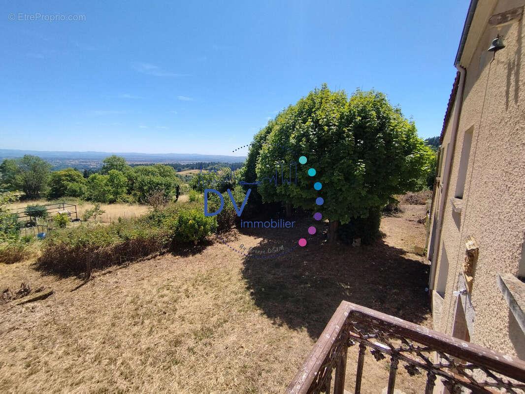 Maison à vendre, 350m², Ambierle