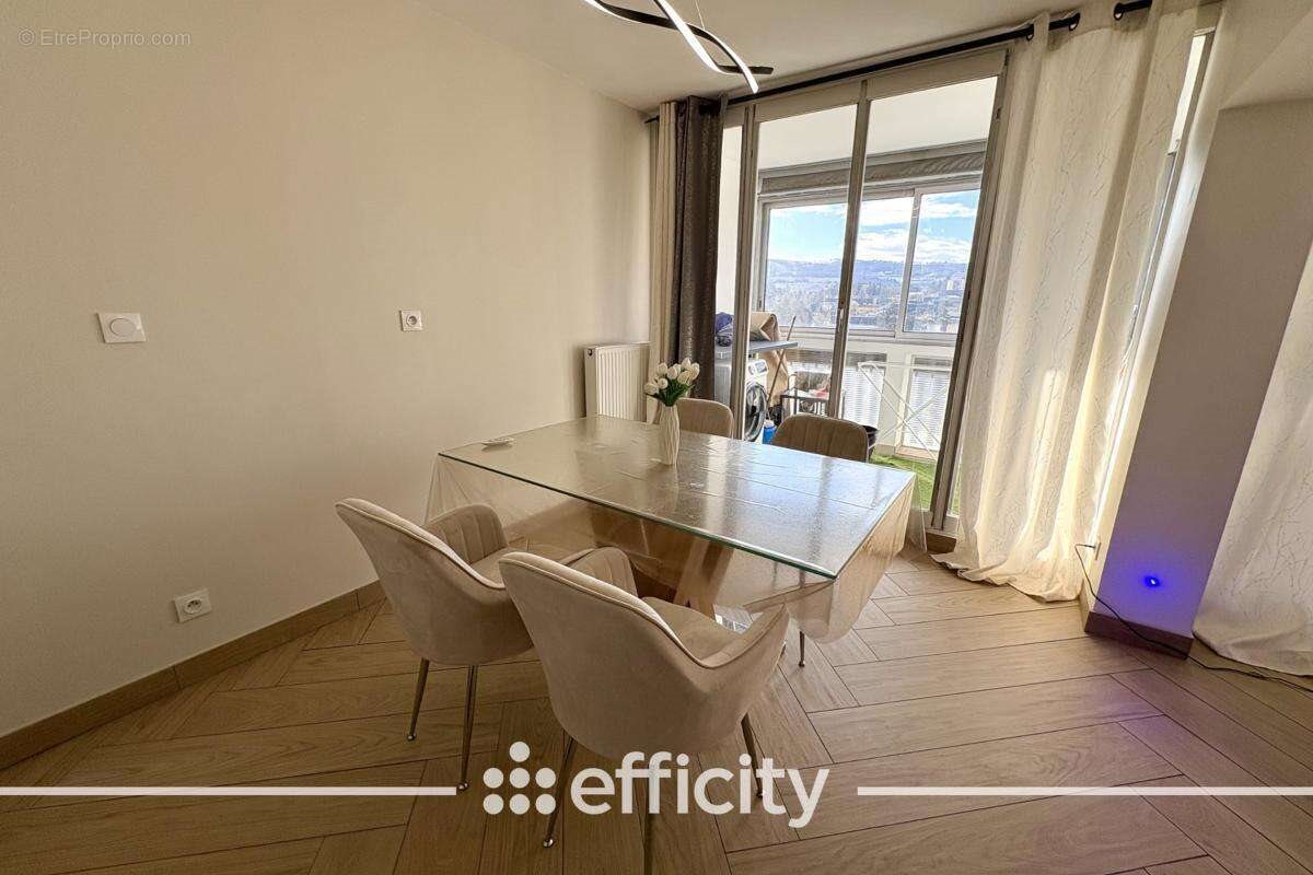 Appartement à vendre, 82m², Saint-Etienne