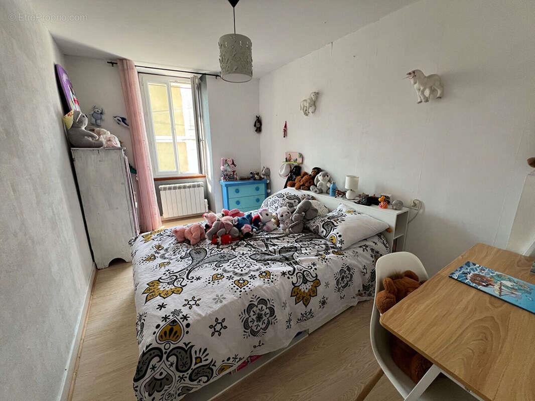 Appartement à vendre, 215m², Ruelle-sur-Touvre