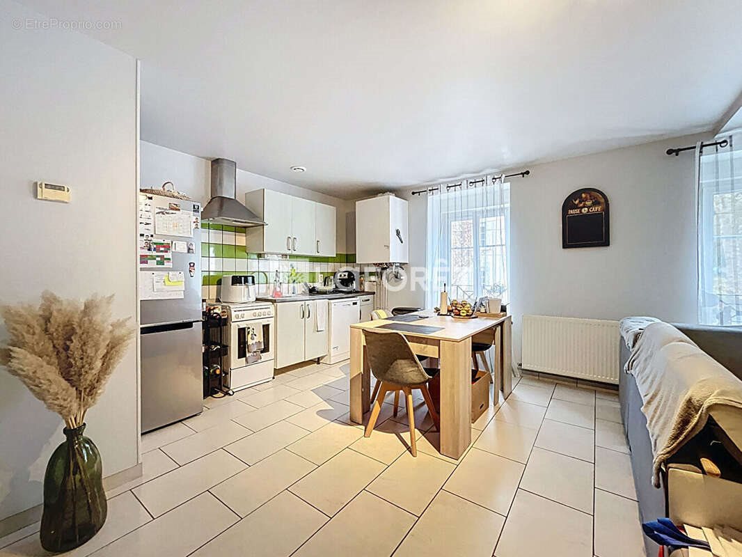 Appartement à vendre, 395m², Neufchâteau