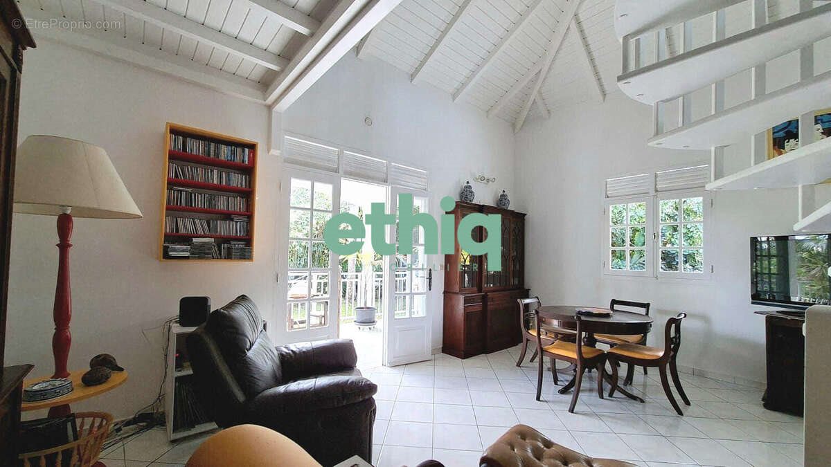 Maison à vendre, 155m², Le Lamentin