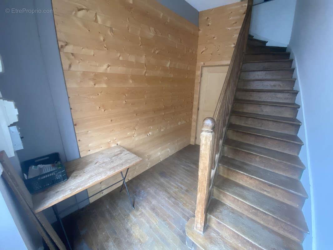 Appartement à vendre, 220m², Monceaux-sur-Dordogne