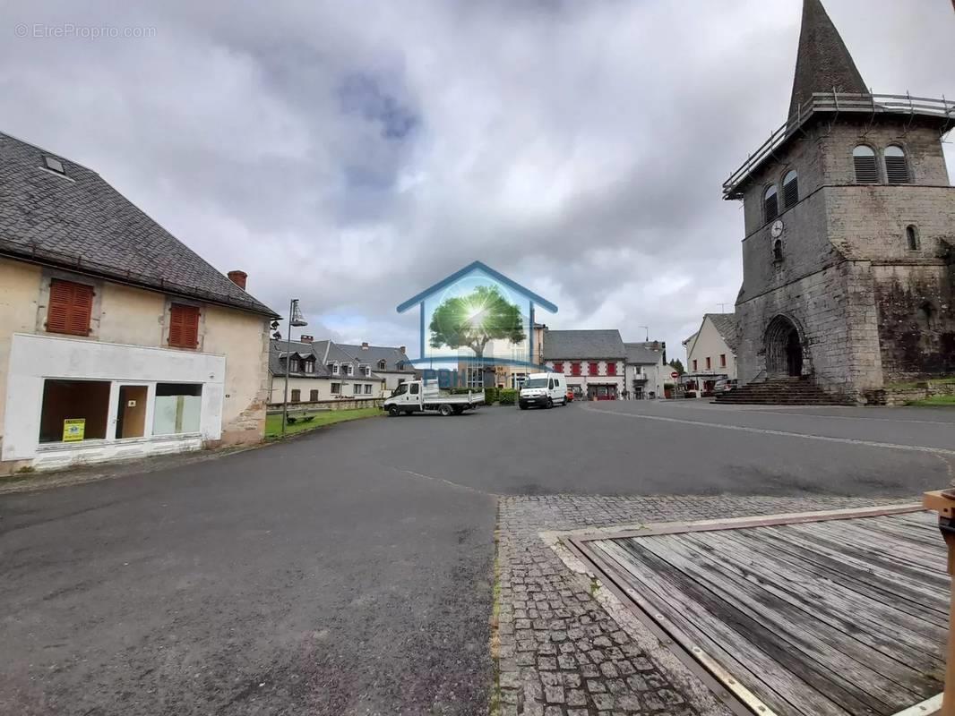 Maison à vendre, 160m², Bourg-Lastic