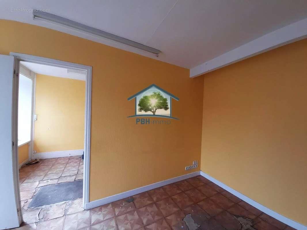 Maison à vendre, 160m², Bourg-Lastic