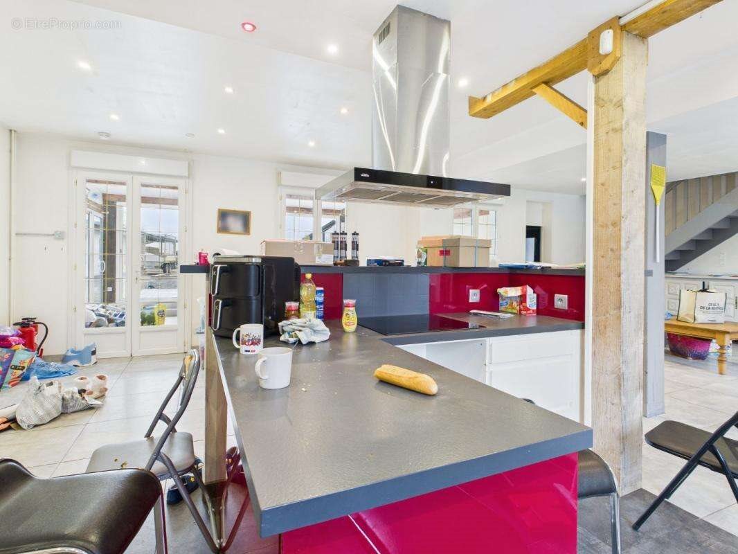 Maison à vendre, 301m², Tilloloy