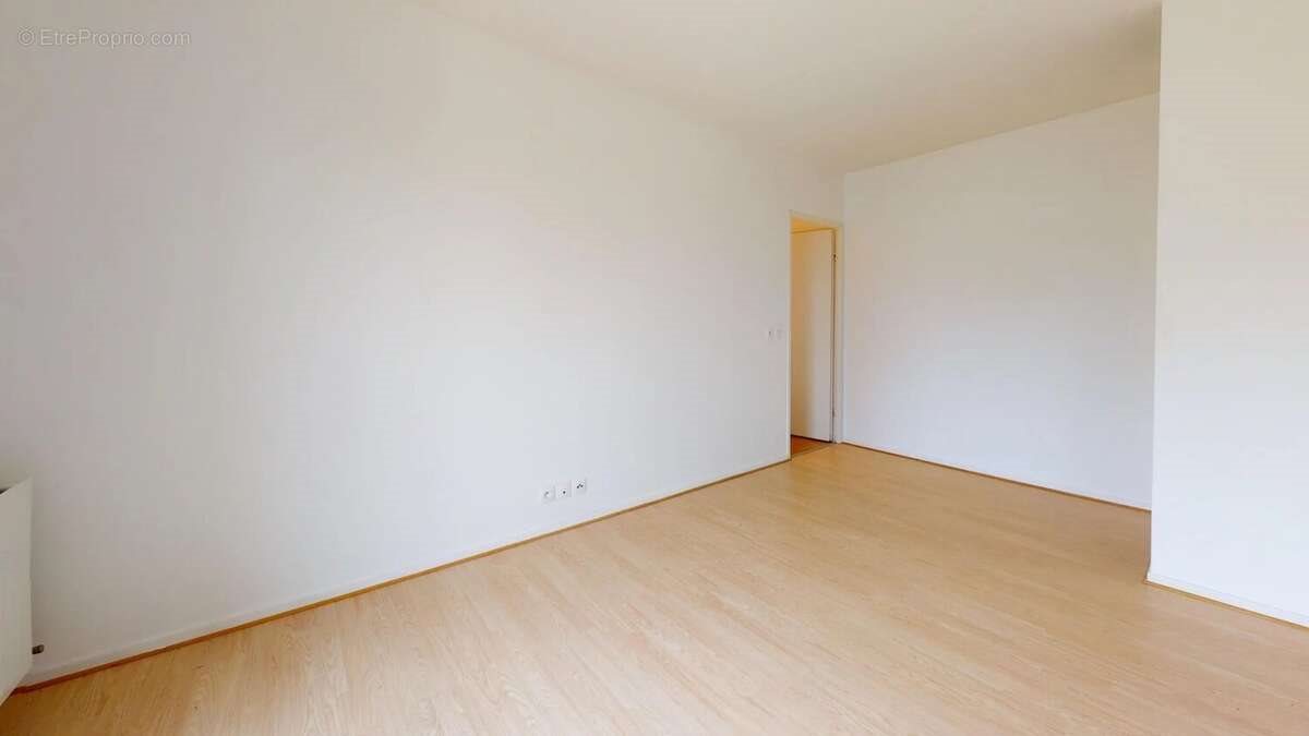 Appartement à vendre, 60m², Le Mesnil-Saint-Denis