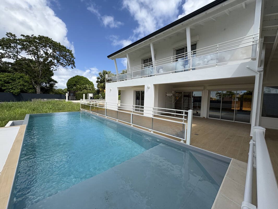 Maison à vendre, 165m², Les Abymes