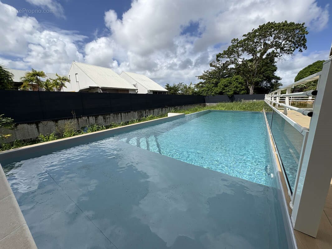 Maison à vendre, 165m², Les Abymes