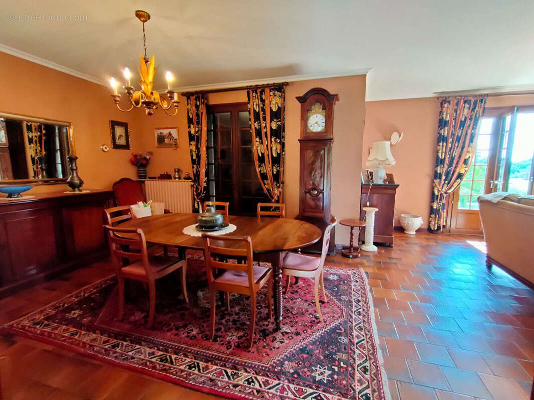 Maison à vendre, 170m², Lanouaille