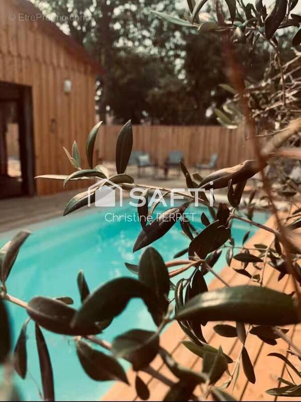 Maison à vendre, 190m², Arès