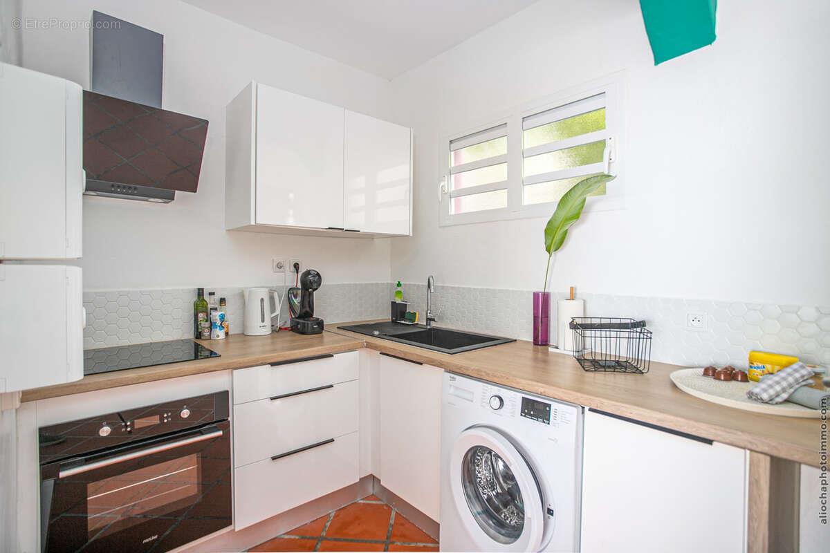 Appartement à vendre, 396m², Bouillante