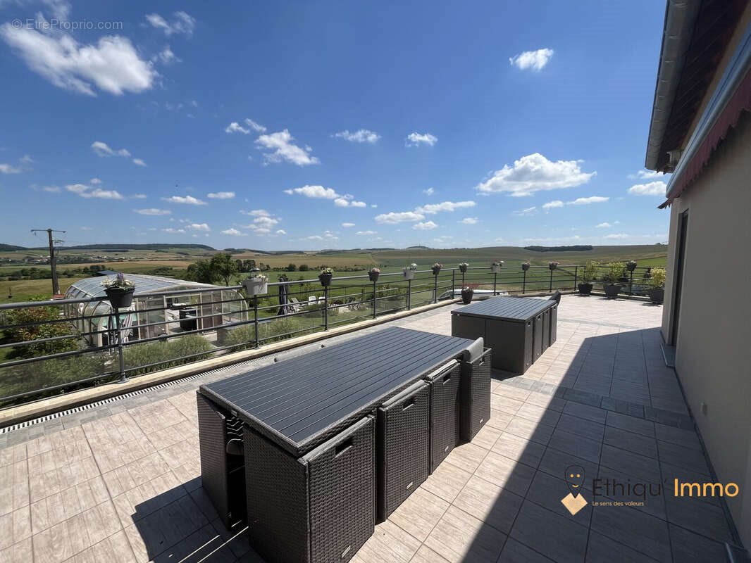 Maison à vendre, 316m², Lignol-le-Château