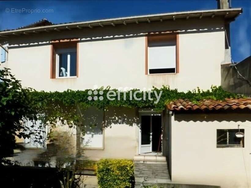 Appartement à vendre, 327m², Saint-Jean-d'Angély