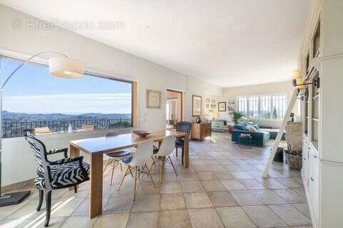 Maison à vendre, 200m², La Colle-sur-Loup