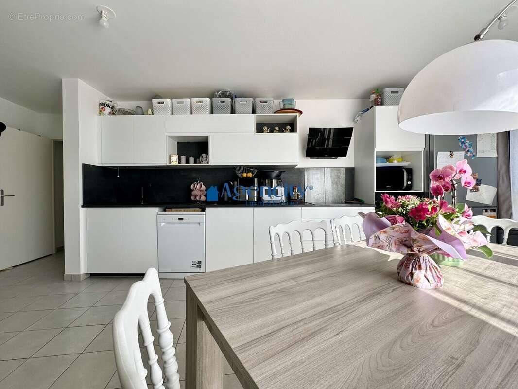 Appartement à vendre, 89m², Saint-Thibault-des-Vignes