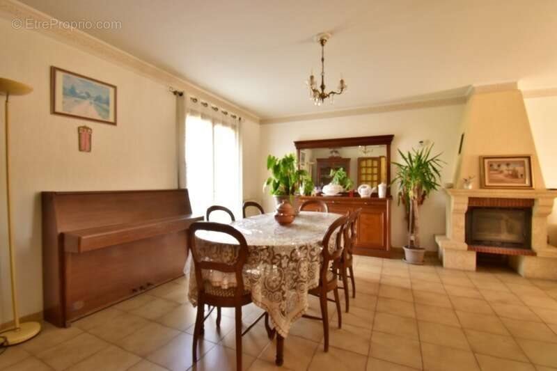 Maison à vendre, 143m², Forcalquier