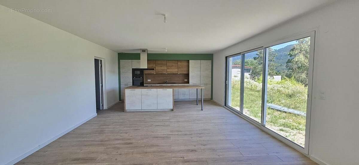 Maison à vendre, 130m², Saint-Nabord