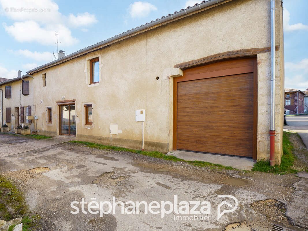 Maison à vendre, 150m², Uchizy