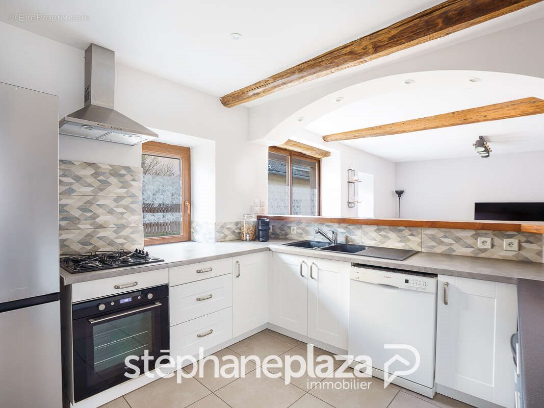 Maison à vendre, 150m², Uchizy