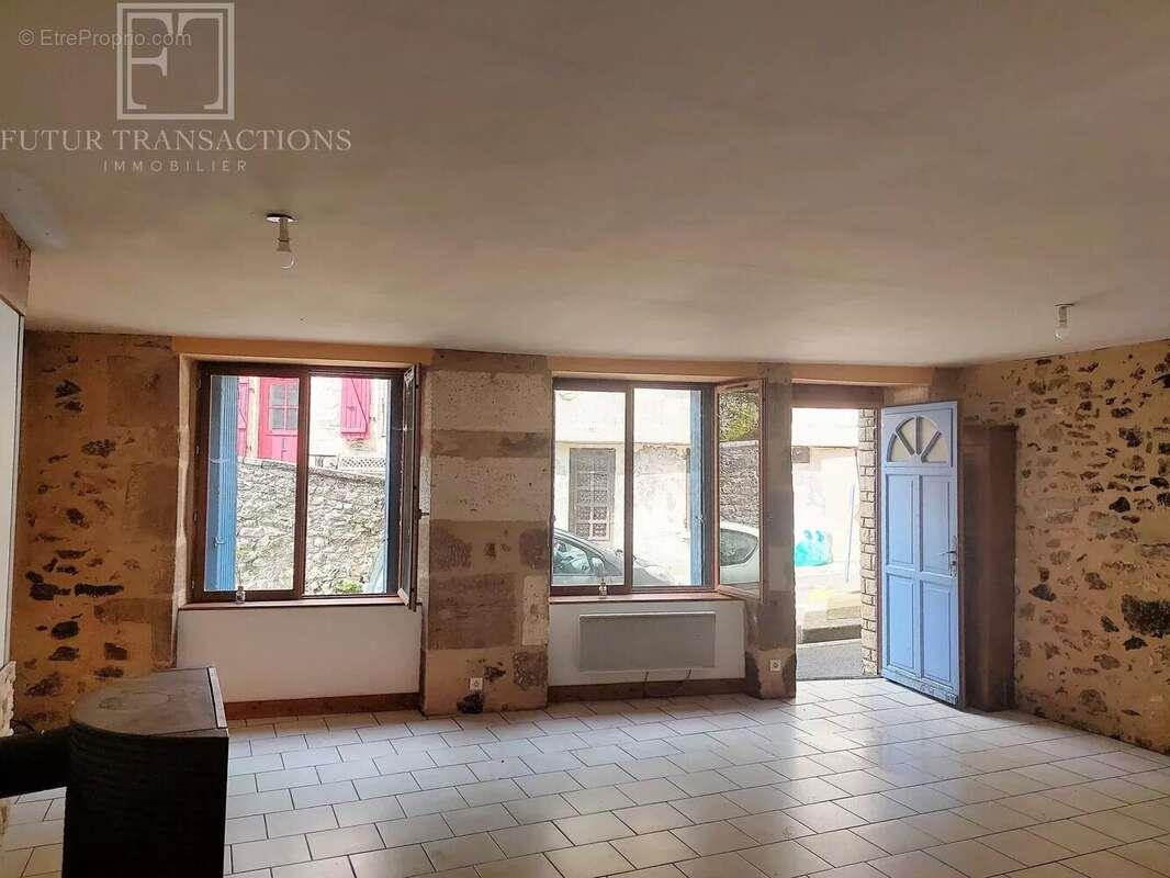 Appartement à vendre, 206m², Nontron