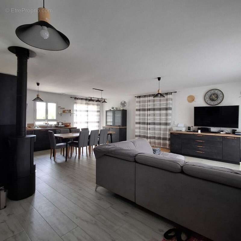 Maison à vendre, 127m², Chasseneuil-sur-Bonnieure