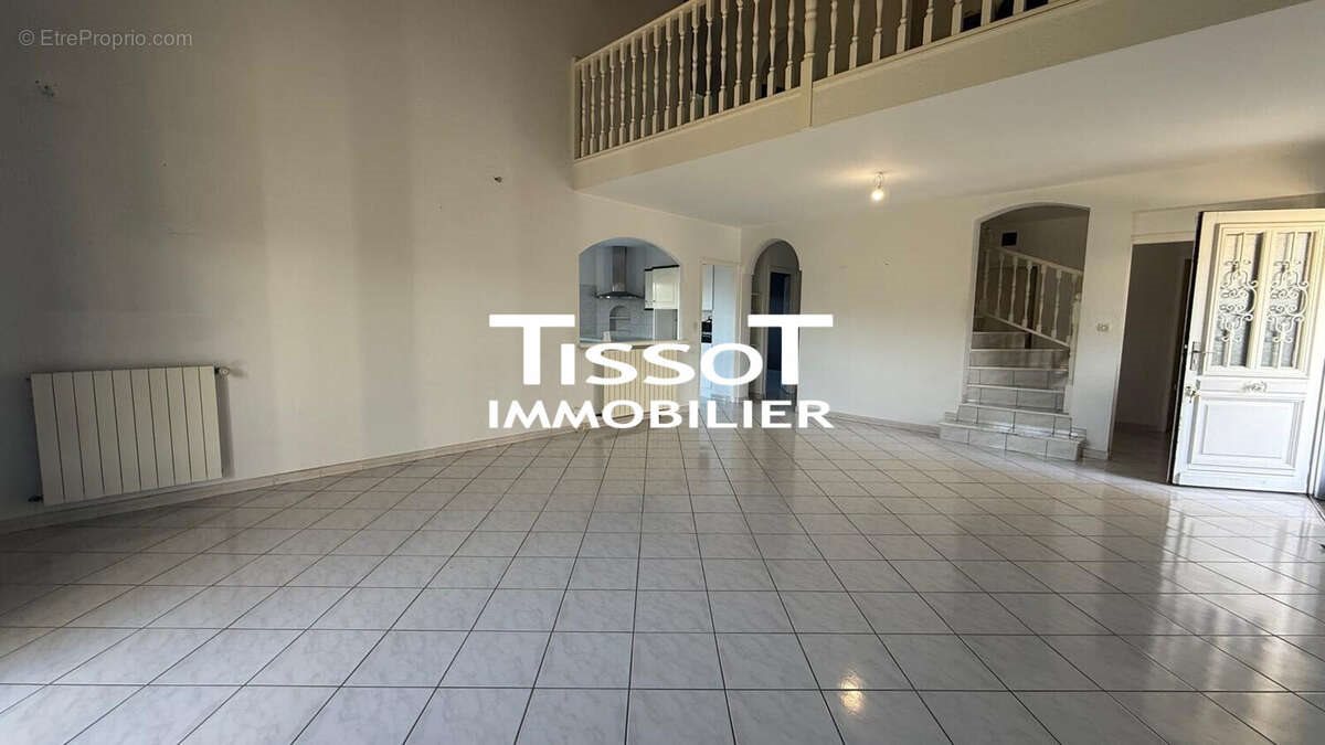 Maison à vendre, 146m², Milhaud