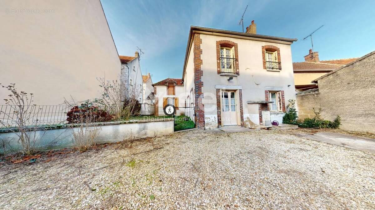 Maison à vendre, 130m², Bassou
