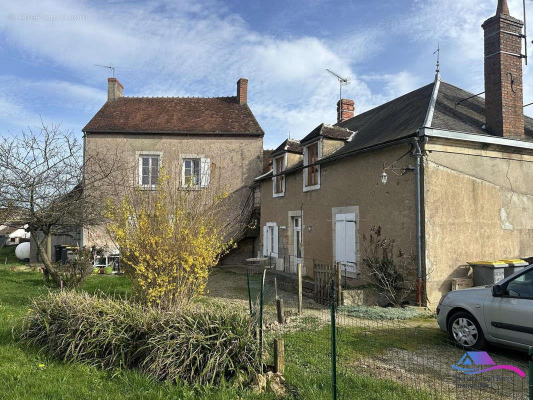 Appartement à vendre, 268m², Ainay-le-Château