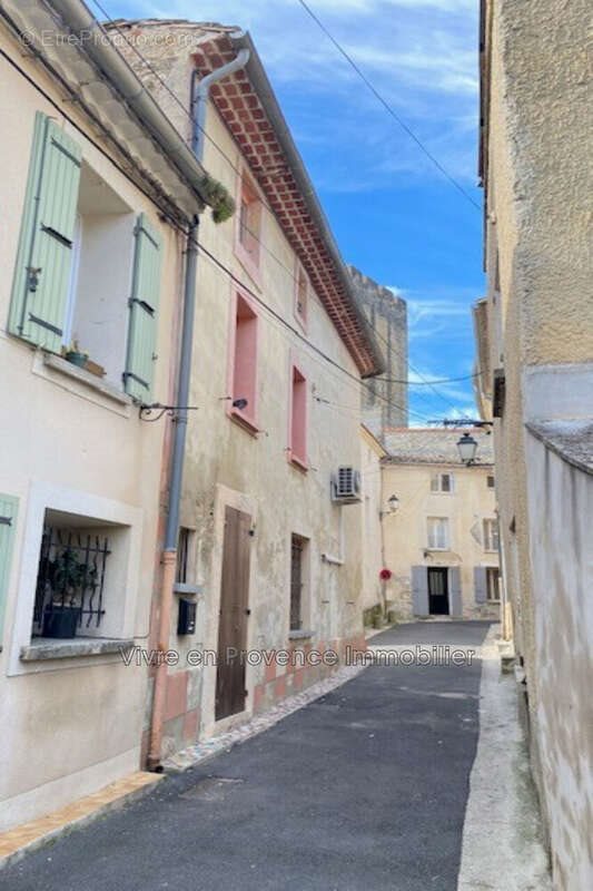 Maison à vendre, 121m², Entraigues-sur-la-Sorgue