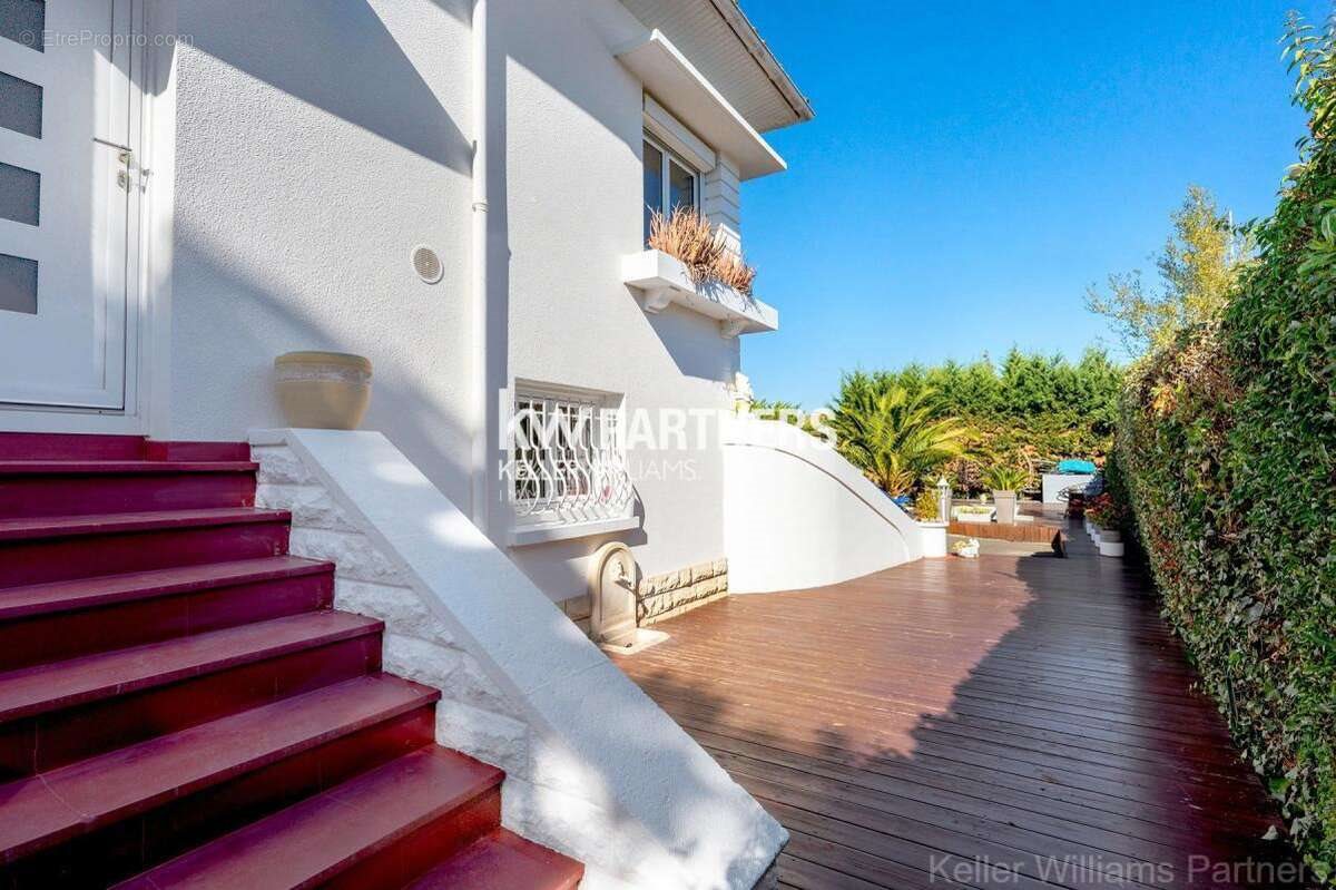 Maison à vendre, 213m², Le Haillan