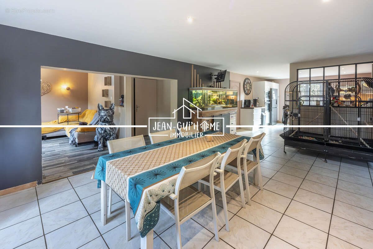 Maison à vendre, 418m², Saint-Nabord